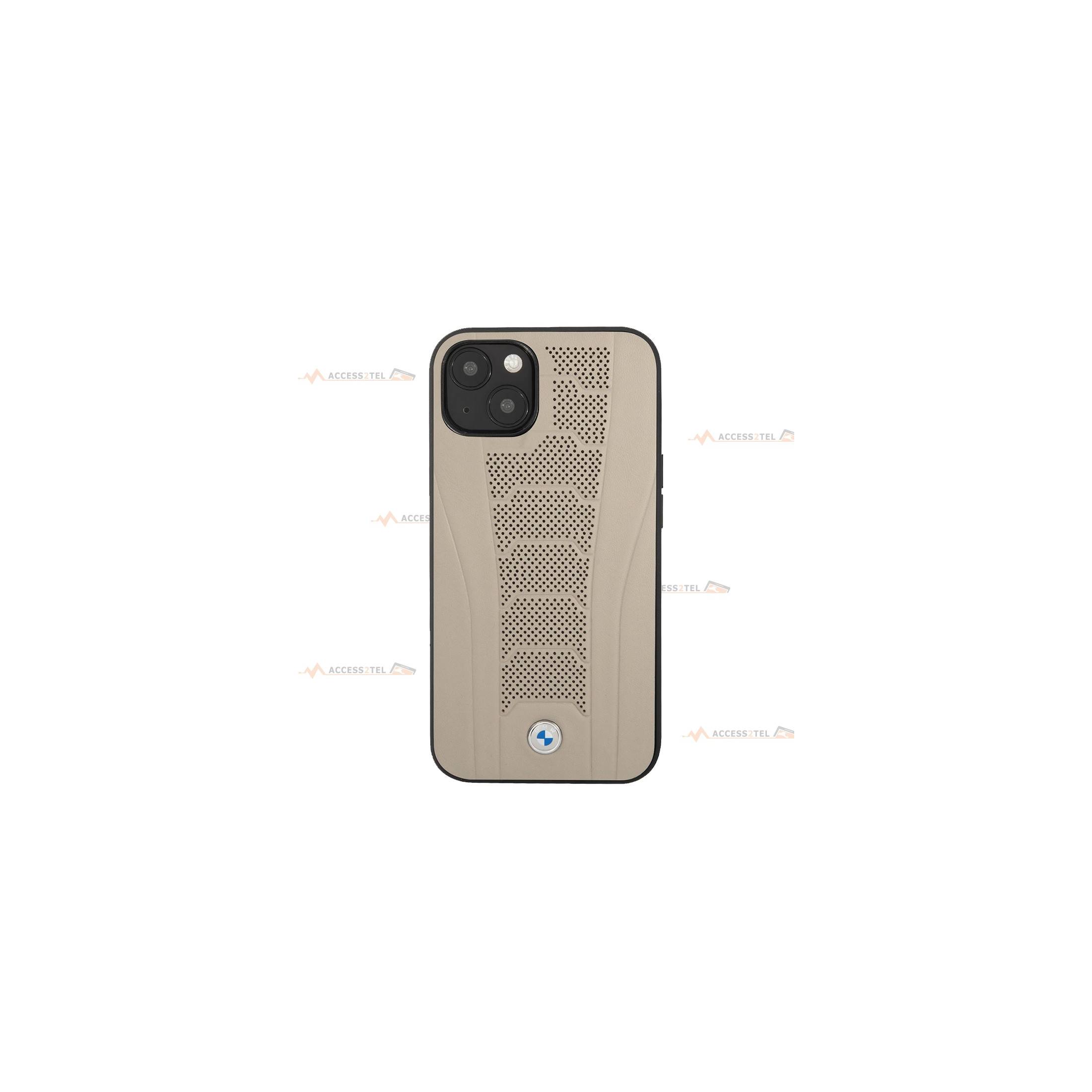 coque de téléphone BMW en cuir beige perforé au centre pour iPhone 13