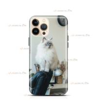 coque de téléphone avec un chat himalayen sur un fauteuil