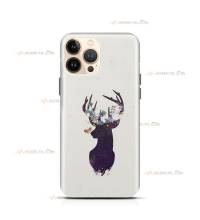 coque de téléphone avec une illustration de cerf violet avec les bois en fleurs et un papillon