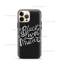 coque de téléphone noire avec le texte "Black lives matter"