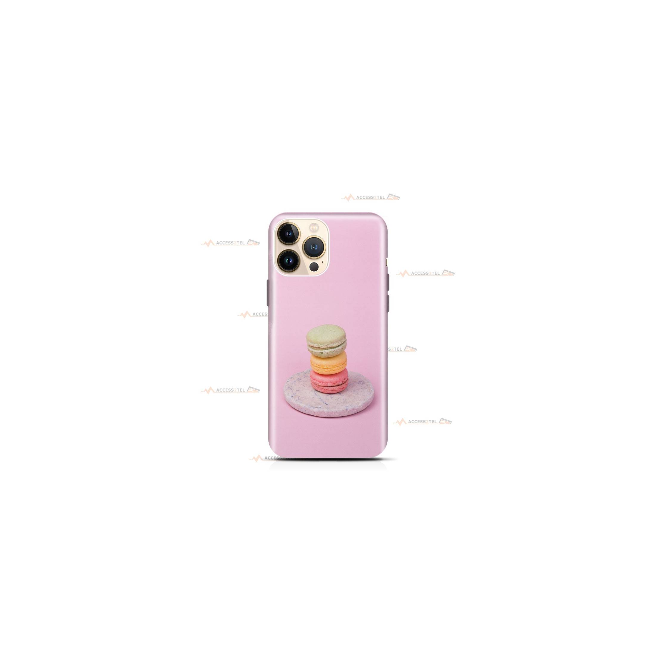 coque de téléphone rose avec des macarons empilés