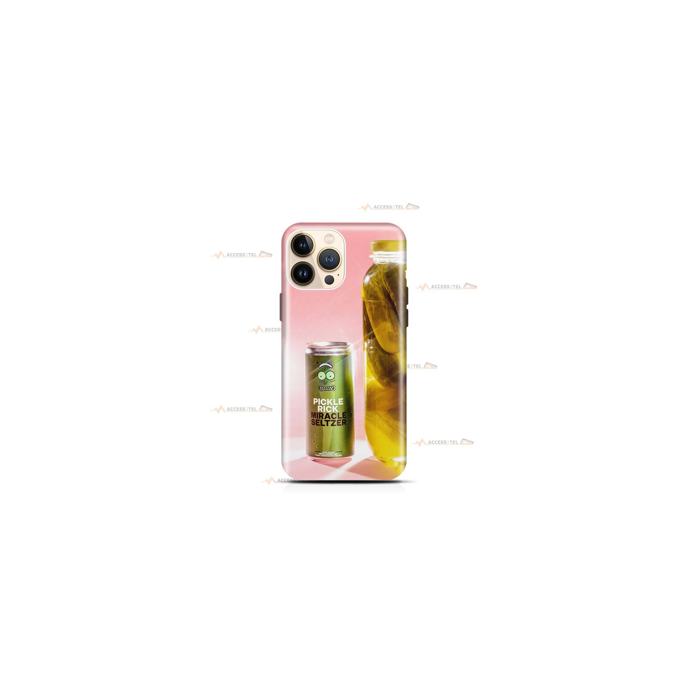 coque de téléphone rose avec un pot de cornichons et une canette pickle Rick