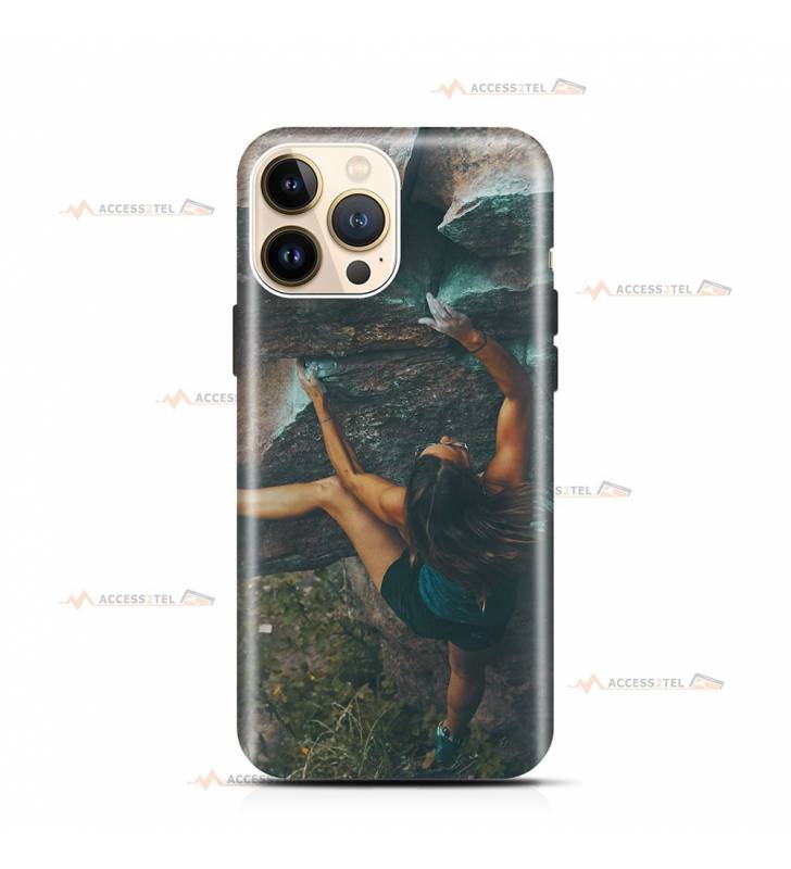 coque de téléphone avec une femme en train d'escalader des rochers