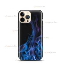 coque de téléphone noire avec du feu violet et bleu