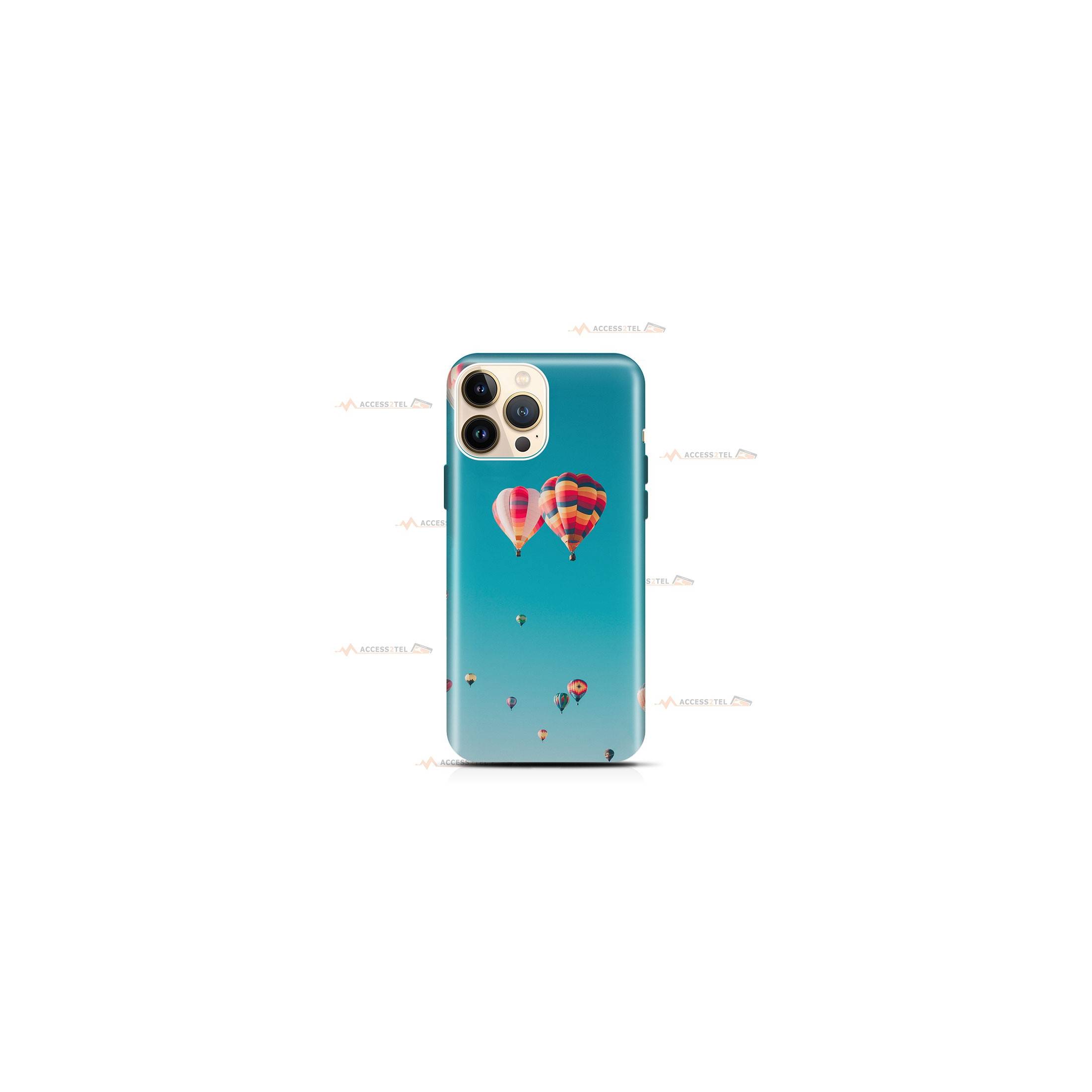 coque de téléphone avec des montgolfières multicolores et un ciel bleu