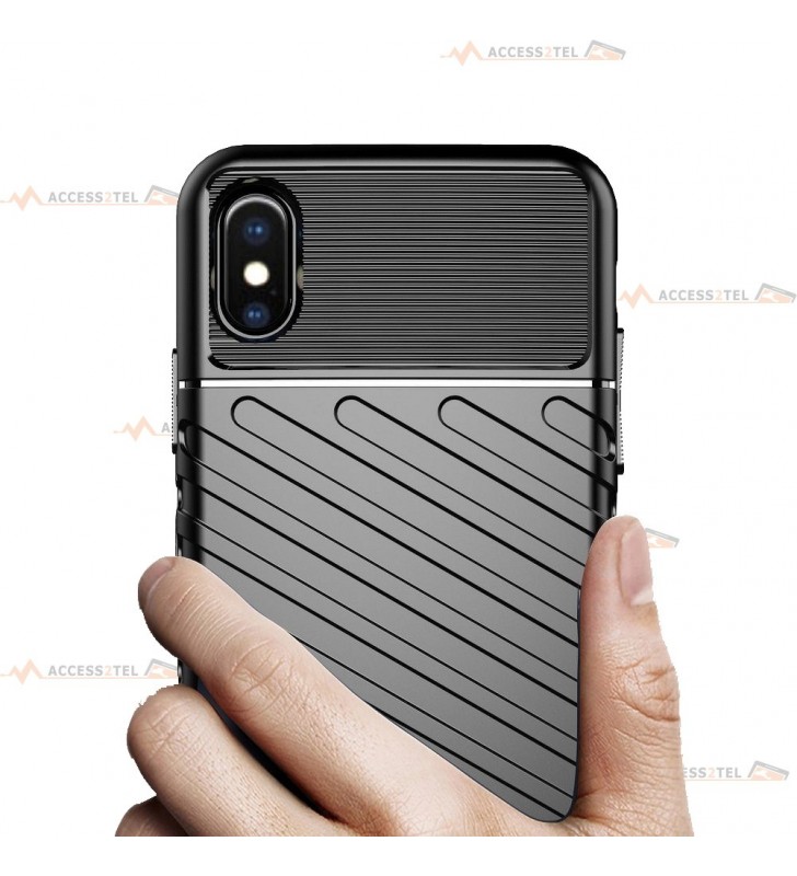 coque renforcée pour iPhone X ou iPhone XS TPU dans une main