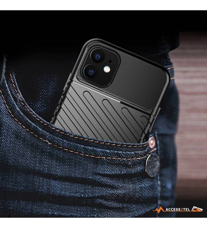 coque renforcée pour iPhone 11 TPU dans une poche