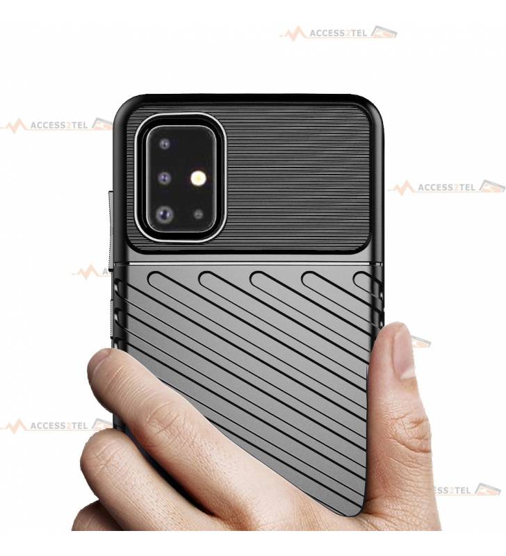 coque renforcée pour samsung galaxy a72 TPU dans une main