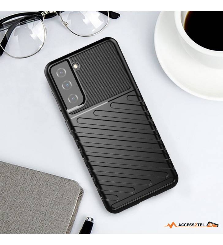 coque renforcée pour samsung galaxy S21 plus TPU sur un bureau