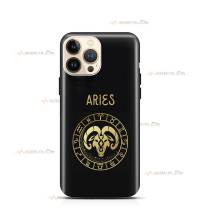 coque de téléphone noire avec le symbole doré du signe bélier et son nom latin aries