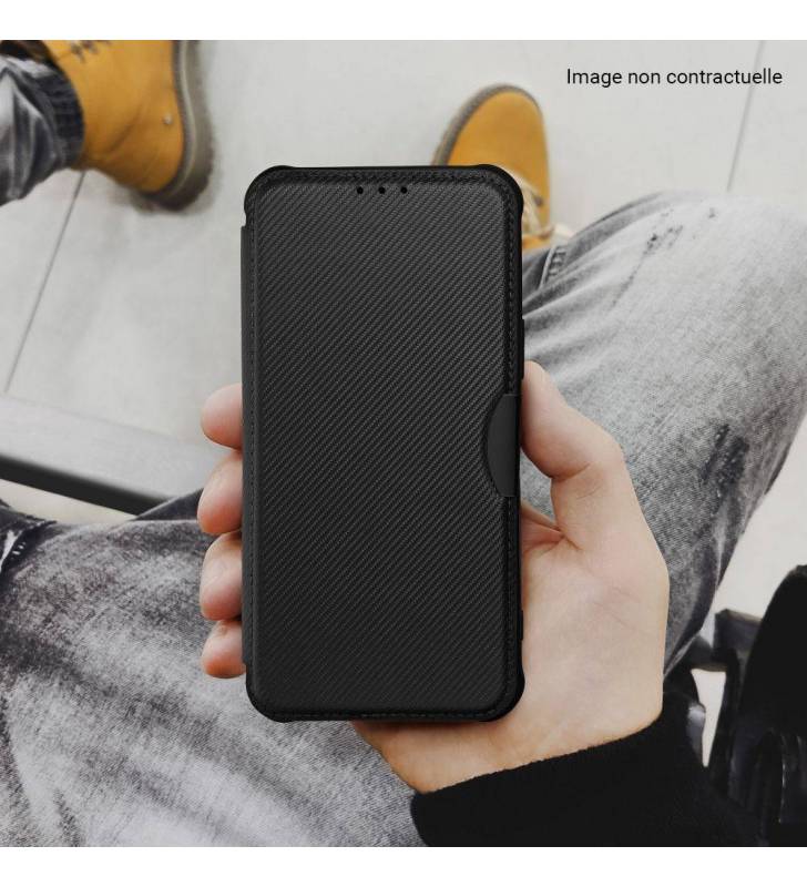 étui renforcé pour iPhone 12 Pro simili cuir effet carbone noir tenu